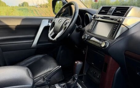 Toyota Land Cruiser Prado 150 рестайлинг 2, 2017 год, 4 290 000 рублей, 12 фотография