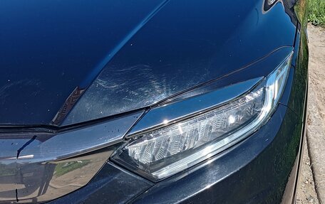 Honda Vezel, 2018 год, 1 900 000 рублей, 2 фотография
