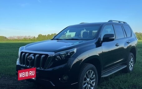 Toyota Land Cruiser Prado 150 рестайлинг 2, 2017 год, 4 290 000 рублей, 9 фотография
