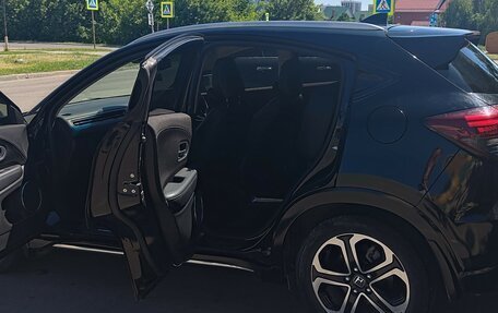 Honda Vezel, 2018 год, 1 900 000 рублей, 16 фотография