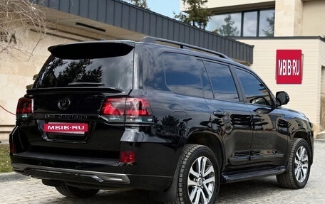 Toyota Land Cruiser 200, 2016 год, 5 000 000 рублей, 3 фотография
