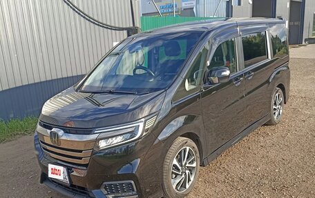 Honda Stepwgn IV, 2021 год, 2 750 000 рублей, 2 фотография