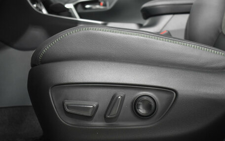 Toyota RAV4, 2025 год, 3 897 960 рублей, 21 фотография