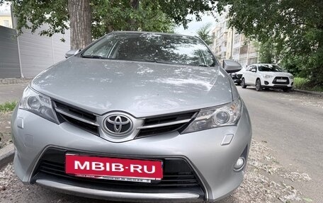 Toyota Auris II, 2013 год, 1 250 000 рублей, 1 фотография