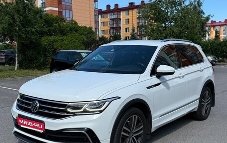 Volkswagen Tiguan II, 2020 год, 3 220 000 рублей, 1 фотография