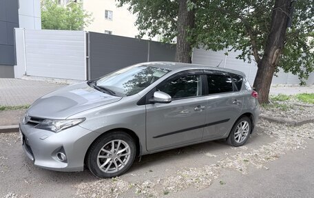 Toyota Auris II, 2013 год, 1 250 000 рублей, 2 фотография