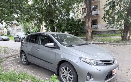 Toyota Auris II, 2013 год, 1 250 000 рублей, 3 фотография