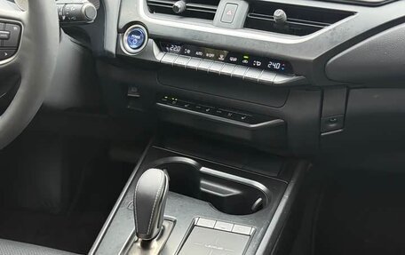 Lexus UX I, 2020 год, 4 фотография