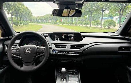 Lexus UX I, 2020 год, 10 фотография