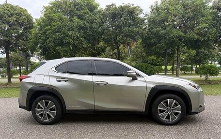 Lexus UX I, 2020 год, 17 фотография