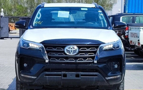 Toyota Fortuner II, 2026 год, 4 100 000 рублей, 4 фотография