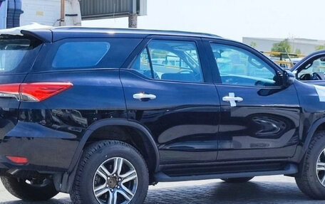 Toyota Fortuner II, 2026 год, 4 100 000 рублей, 2 фотография