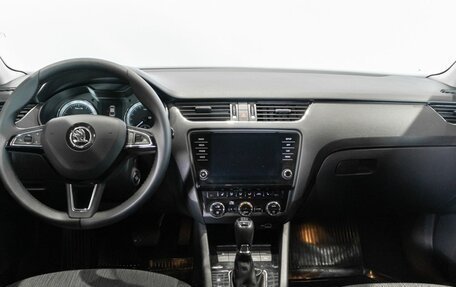 Skoda Octavia, 2018 год, 1 958 300 рублей, 6 фотография
