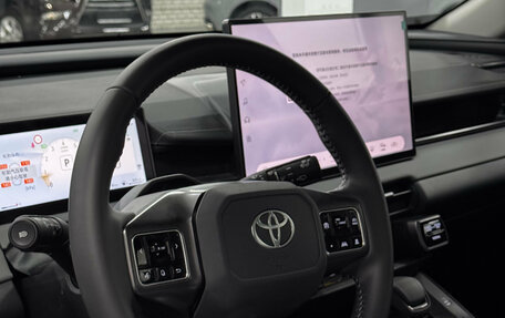 Toyota RAV4, 2026 год, 3 875 000 рублей, 14 фотография