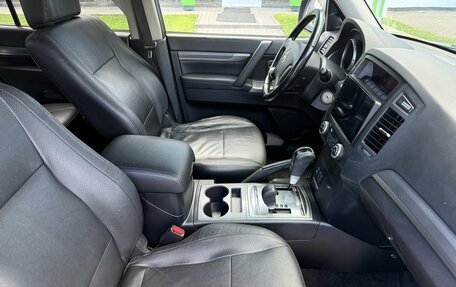 Mitsubishi Pajero IV, 2012 год, 2 129 000 рублей, 10 фотография
