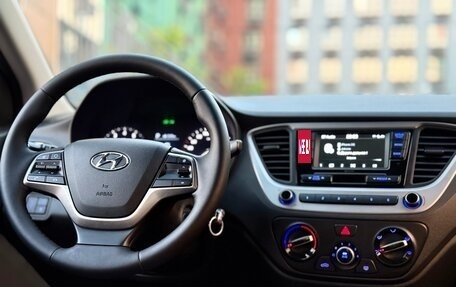 Hyundai Solaris II рестайлинг, 2017 год, 1 310 000 рублей, 11 фотография