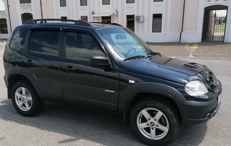 Chevrolet Niva I рестайлинг, 2018 год, 750 000 рублей, 1 фотография
