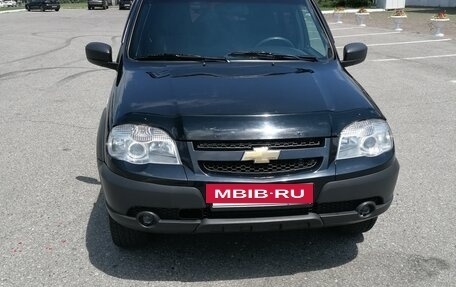 Chevrolet Niva I рестайлинг, 2018 год, 750 000 рублей, 2 фотография