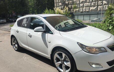 Opel Astra J, 2011 год, 650 000 рублей, 4 фотография