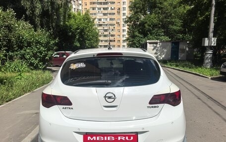 Opel Astra J, 2011 год, 650 000 рублей, 2 фотография