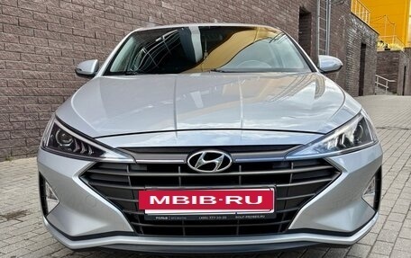 Hyundai Elantra VI рестайлинг, 2019 год, 1 650 000 рублей, 6 фотография