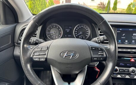 Hyundai Elantra VI рестайлинг, 2019 год, 1 650 000 рублей, 17 фотография