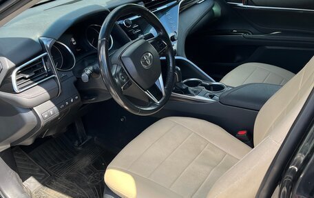 Toyota Camry, 2018 год, 2 390 000 рублей, 7 фотография