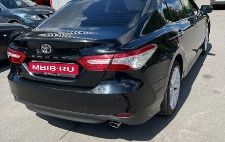 Toyota Camry, 2018 год, 2 390 000 рублей, 5 фотография