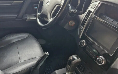 Mitsubishi Pajero IV, 2015 год, 2 200 000 рублей, 5 фотография