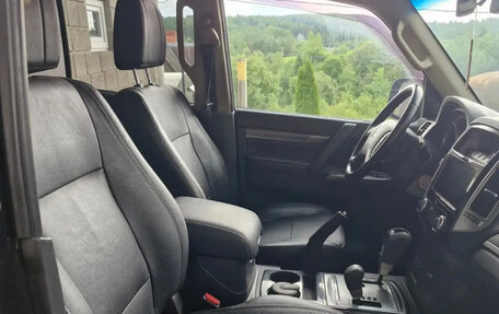 Mitsubishi Pajero IV, 2015 год, 2 200 000 рублей, 7 фотография