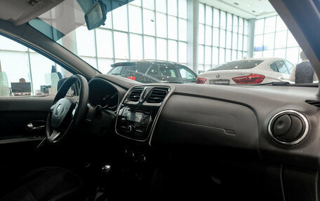 Renault Logan II, 2015 год, 599 000 рублей, 11 фотография