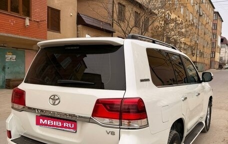 Toyota Land Cruiser 200, 2016 год, 5 650 000 рублей, 4 фотография