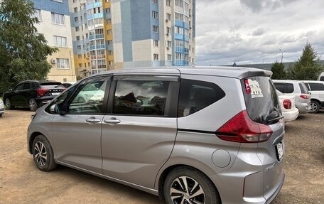 Honda Freed II, 2019 год, 1 900 000 рублей, 3 фотография