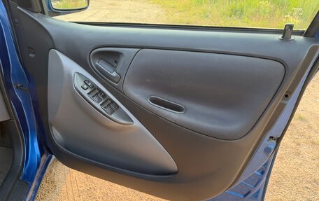 Toyota Vitz, 2001 год, 300 000 рублей, 7 фотография