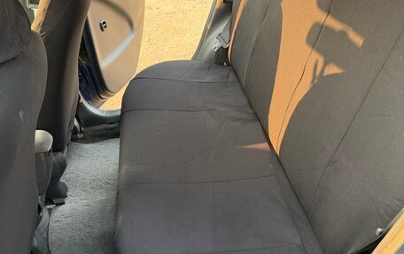 Toyota Vitz, 2001 год, 300 000 рублей, 6 фотография