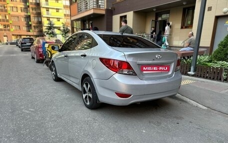 Hyundai Solaris II рестайлинг, 2014 год, 425 000 рублей, 3 фотография