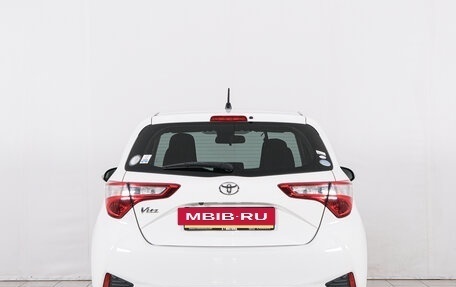 Toyota Vitz, 2019 год, 949 000 рублей, 6 фотография