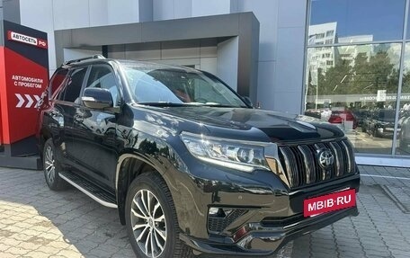 Toyota Land Cruiser Prado 150 рестайлинг 2, 2021 год, 7 680 000 рублей, 5 фотография