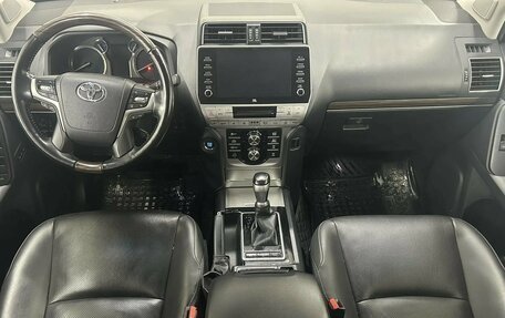 Toyota Land Cruiser Prado 150 рестайлинг 2, 2021 год, 7 680 000 рублей, 17 фотография