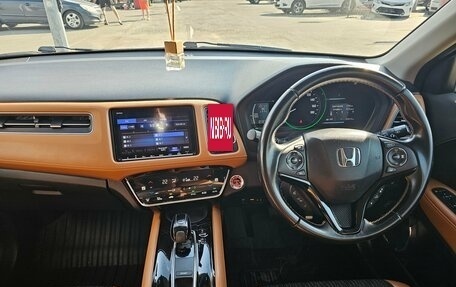 Honda Vezel, 2018 год, 1 850 000 рублей, 15 фотография