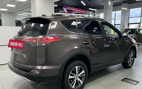 Toyota RAV4, 2018 год, 2 450 000 рублей, 6 фотография