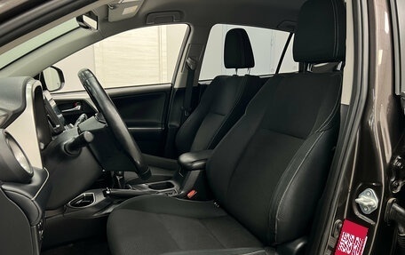 Toyota RAV4, 2018 год, 2 450 000 рублей, 15 фотография