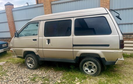 Toyota Lite Ace III, 1990 год, 310 000 рублей, 3 фотография