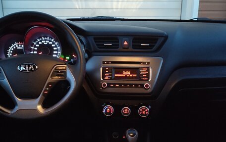 KIA Rio III рестайлинг, 2016 год, 865 000 рублей, 23 фотография