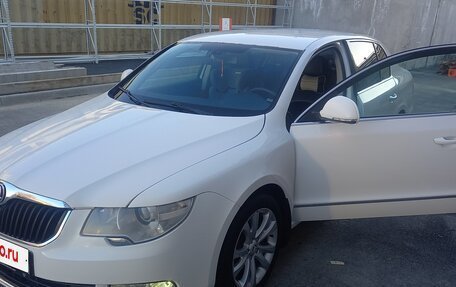 Skoda Superb III рестайлинг, 2011 год, 1 099 000 рублей, 3 фотография