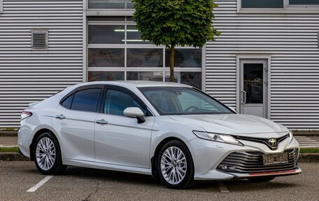 Toyota Camry, 2018 год, 2 795 000 рублей, 3 фотография
