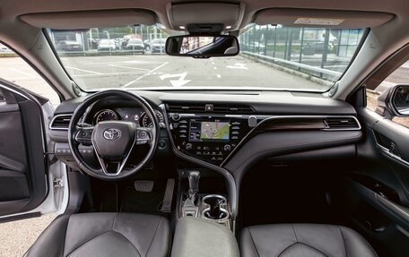 Toyota Camry, 2018 год, 2 795 000 рублей, 17 фотография