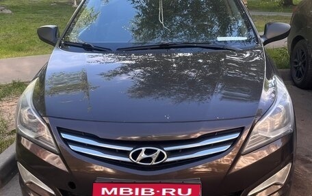 Hyundai Solaris II рестайлинг, 2015 год, 750 000 рублей, 1 фотография