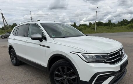 Volkswagen Tiguan II, 2022 год, 2 732 000 рублей, 3 фотография