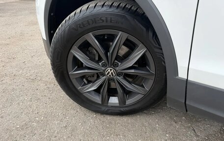 Volkswagen Tiguan II, 2022 год, 2 732 000 рублей, 5 фотография